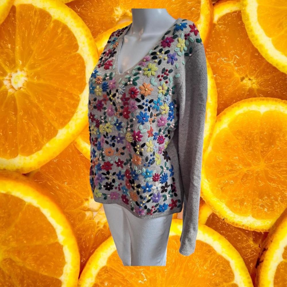 Talbots Lambswool Floral V Neck Gray Sweater‎ Size Large